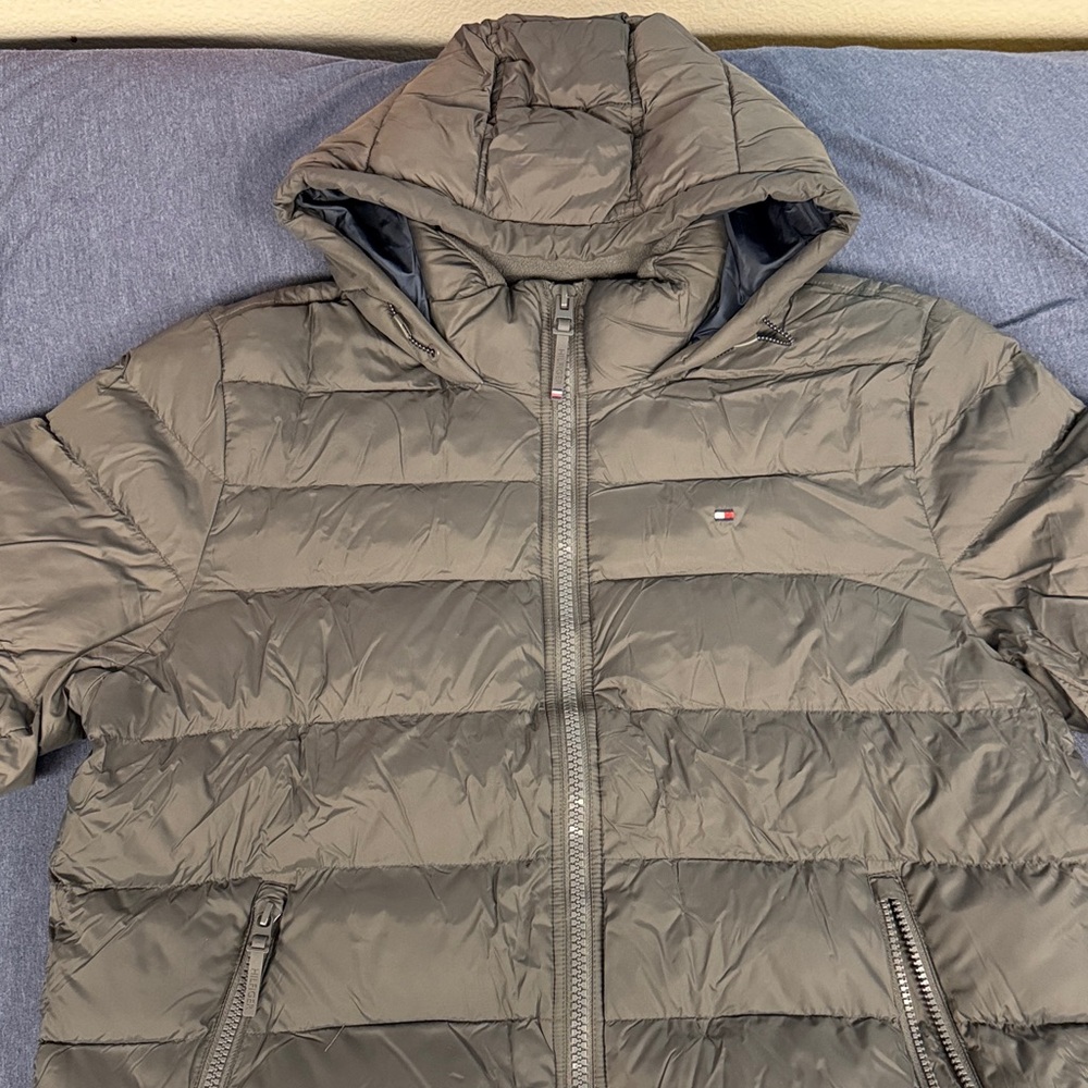 Tommy Hilfiger Men's Gray Puffer Jacket